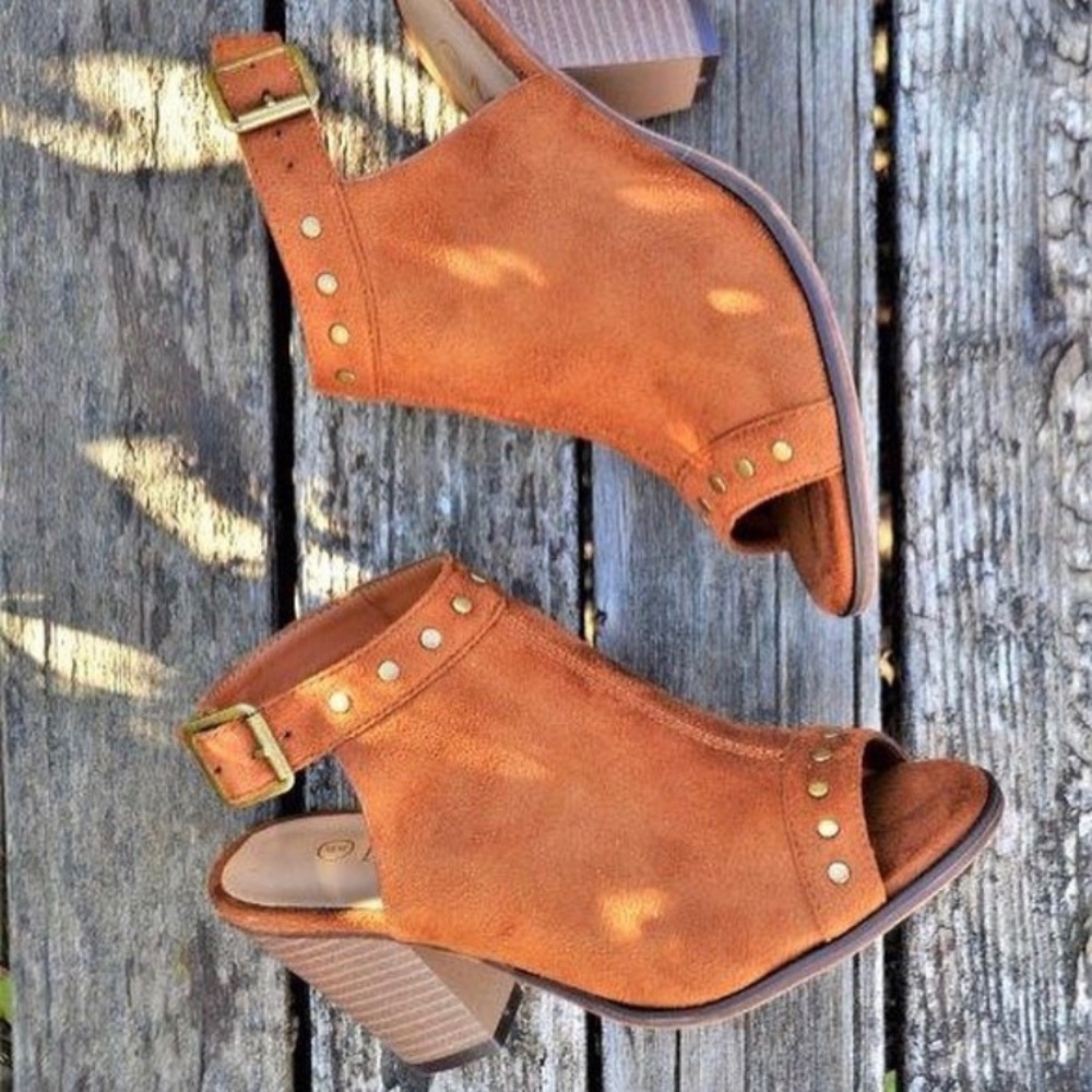 Tan faux suede sandals - Picture 3 of 5